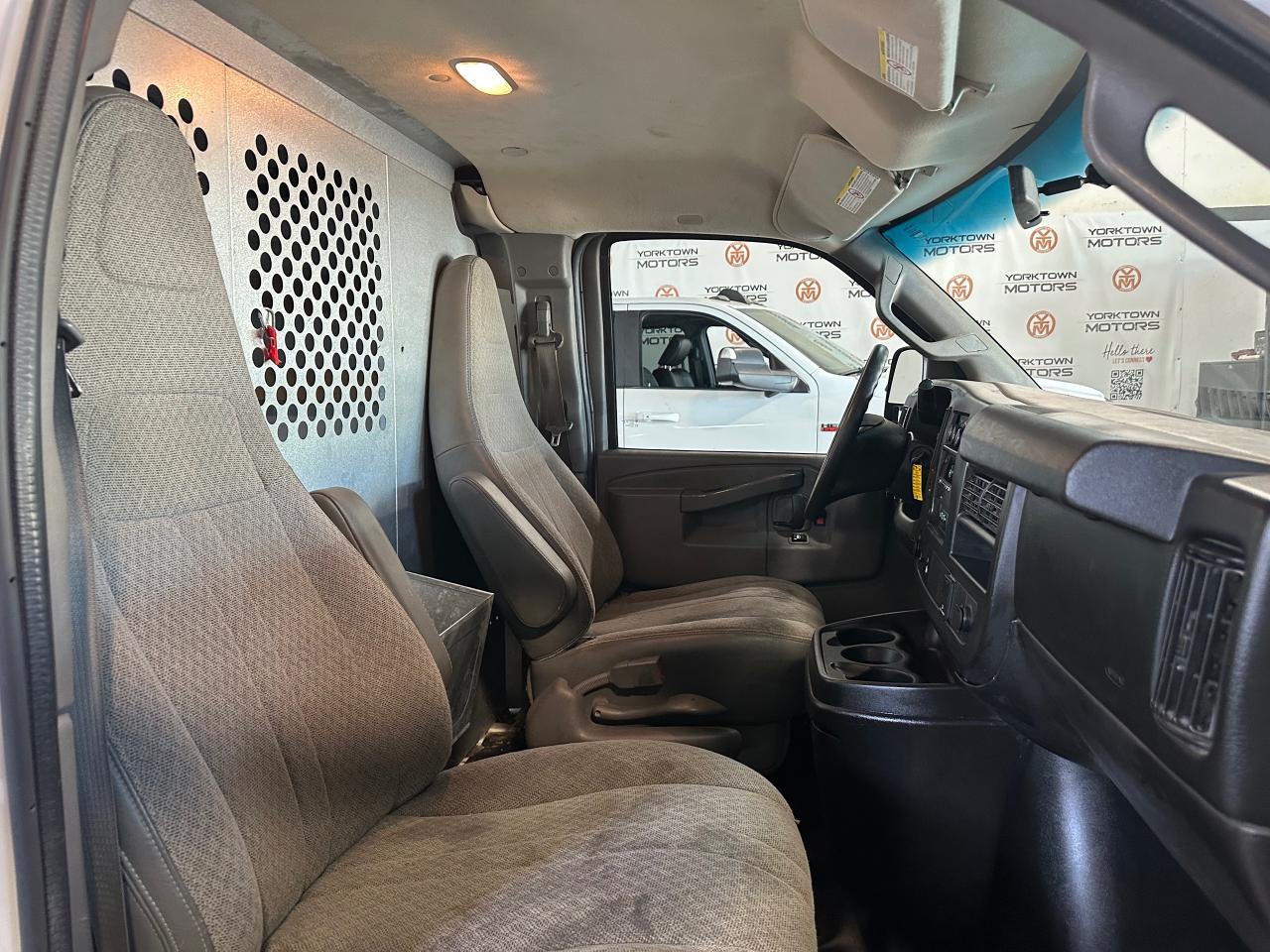 2016 GMC Savana Cargo Van 2500 135" - Photo #6