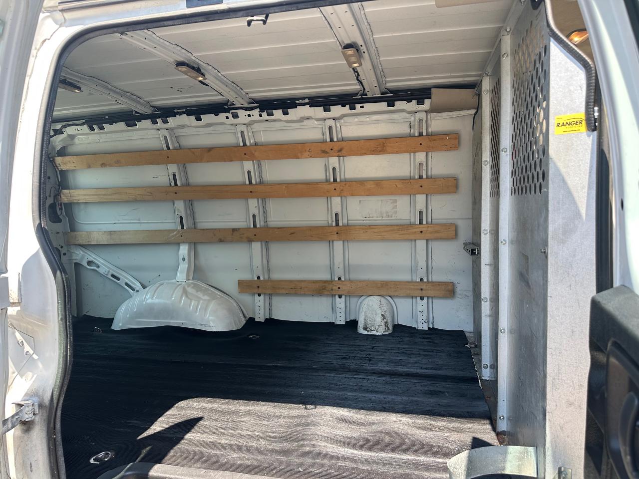 2016 GMC Savana Cargo Van 2500 135" - Photo #25