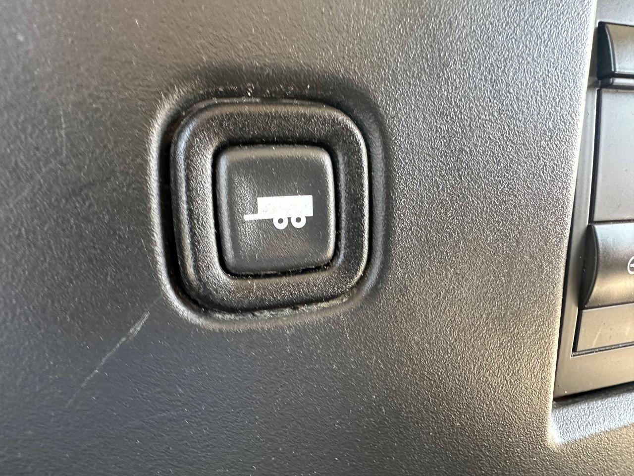 2016 GMC Savana Cargo Van 2500 135" - Photo #19