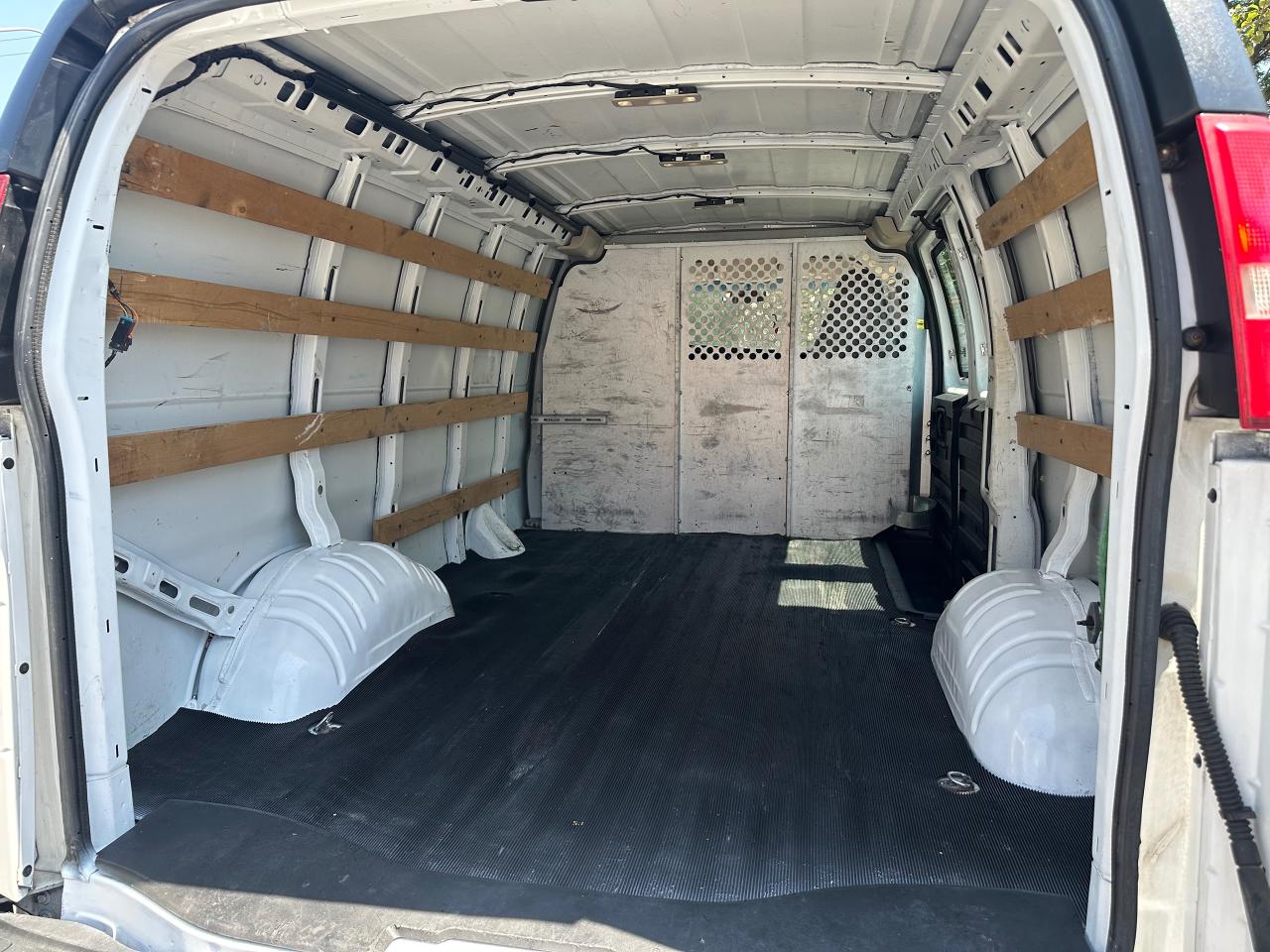 2016 GMC Savana Cargo Van 2500 135" - Photo #22