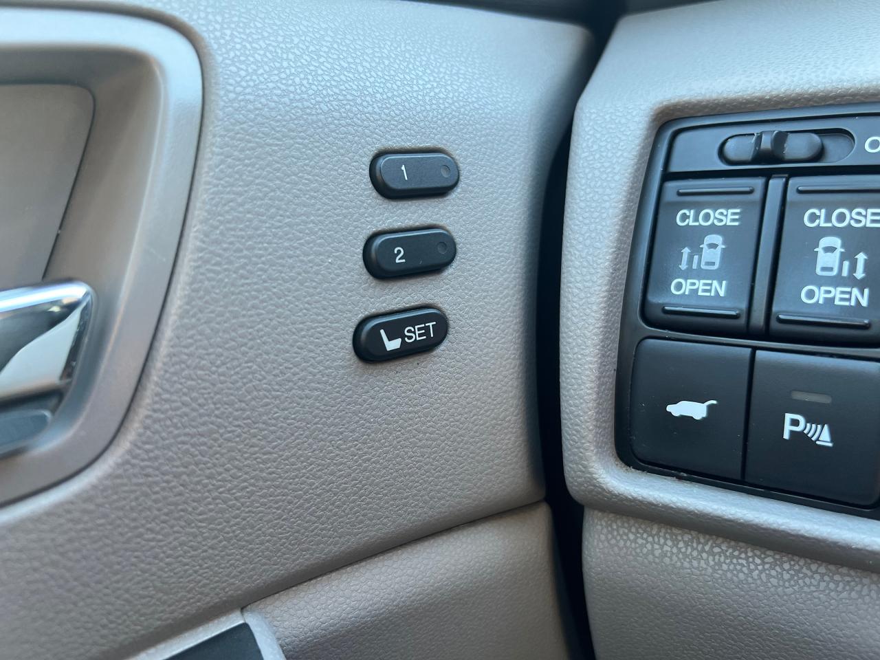 2016 Honda Odyssey 4dr Wgn Touring - Photo #10