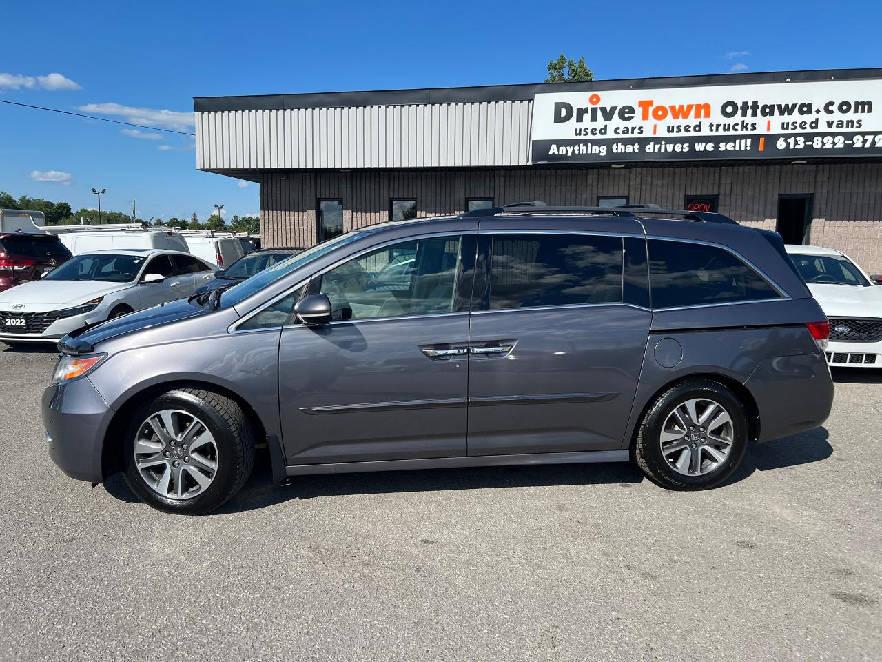 2016 Honda Odyssey 4dr Wgn Touring - Photo #2