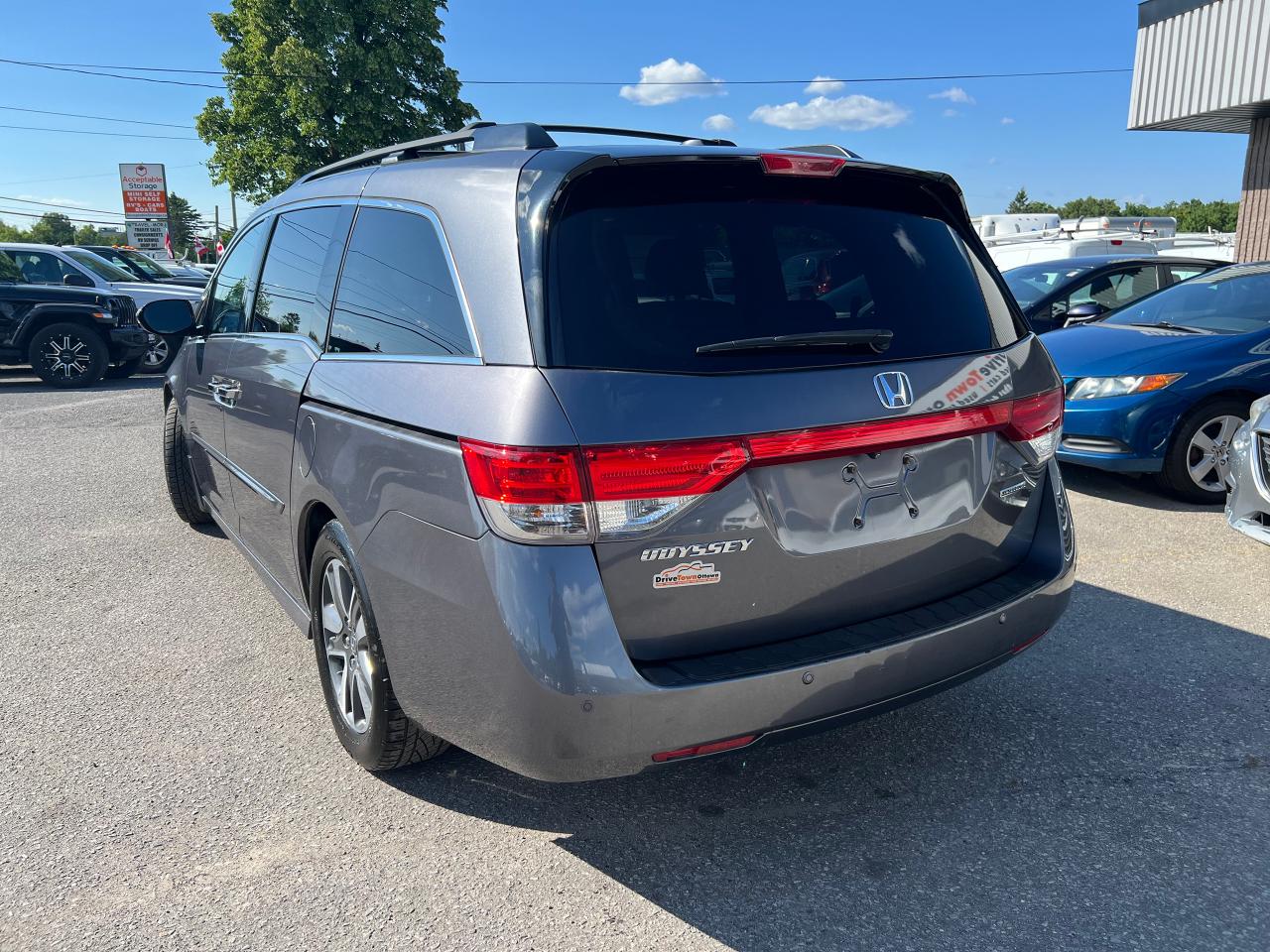 2016 Honda Odyssey 4dr Wgn Touring - Photo #3