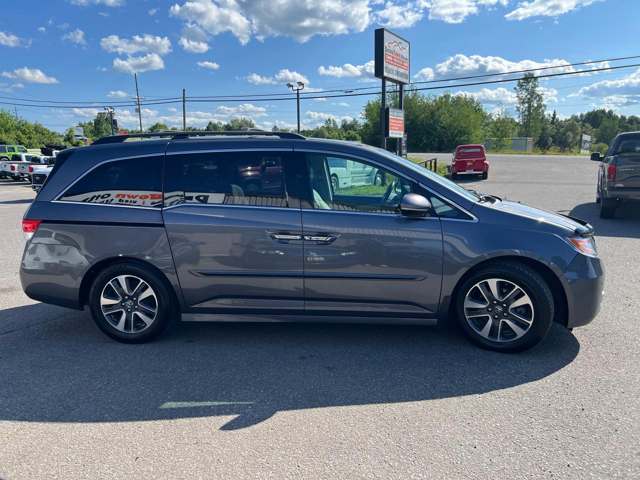 2016 Honda Odyssey 4dr Wgn Touring - Photo #6