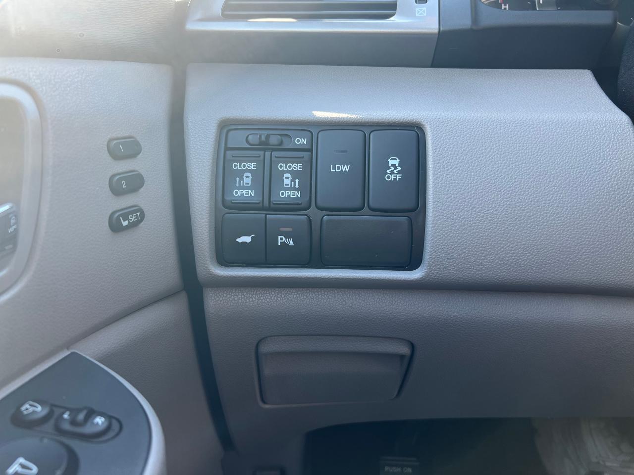 2016 Honda Odyssey 4dr Wgn Touring - Photo #9