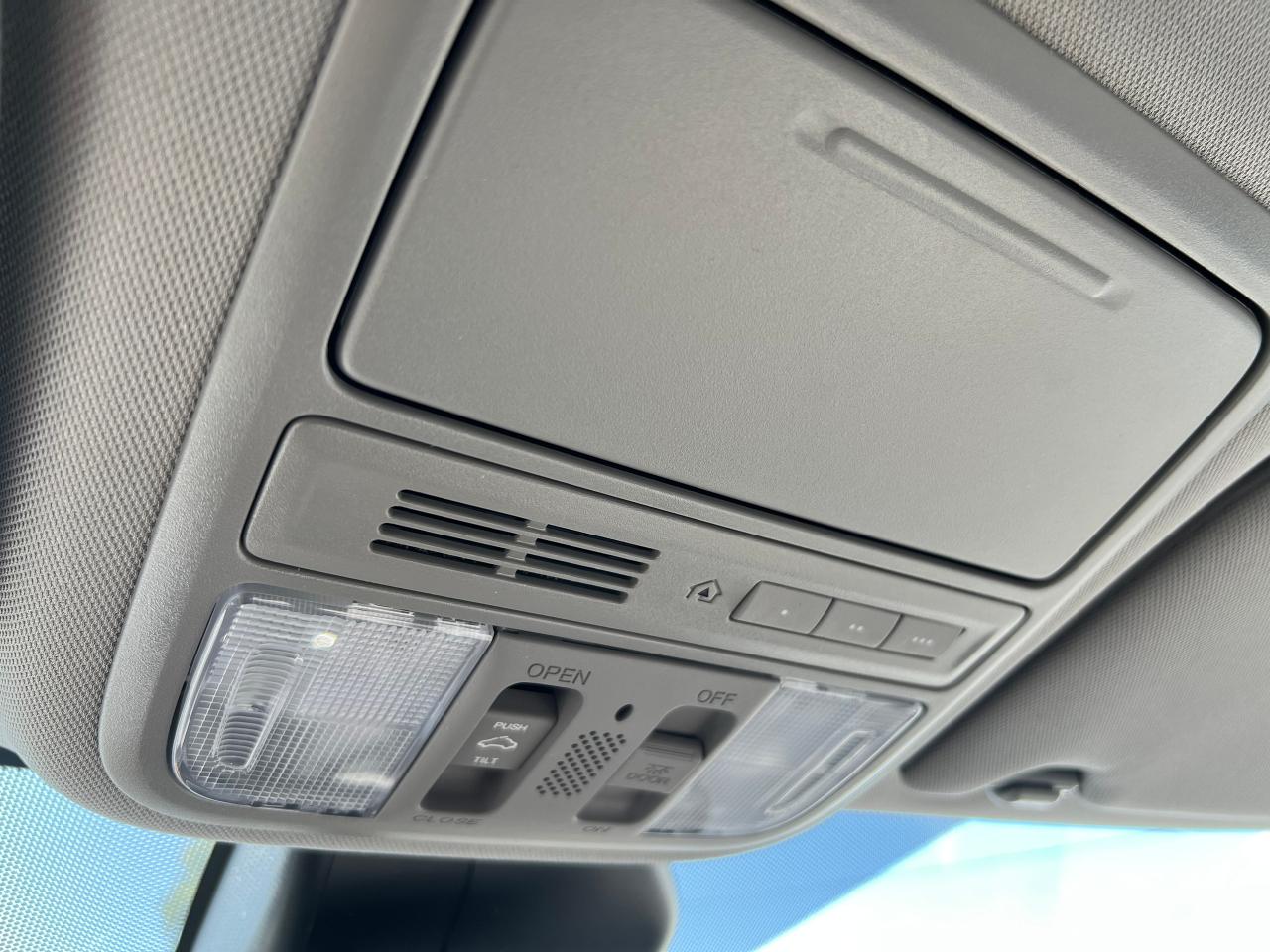 2016 Honda Odyssey 4dr Wgn Touring - Photo #19