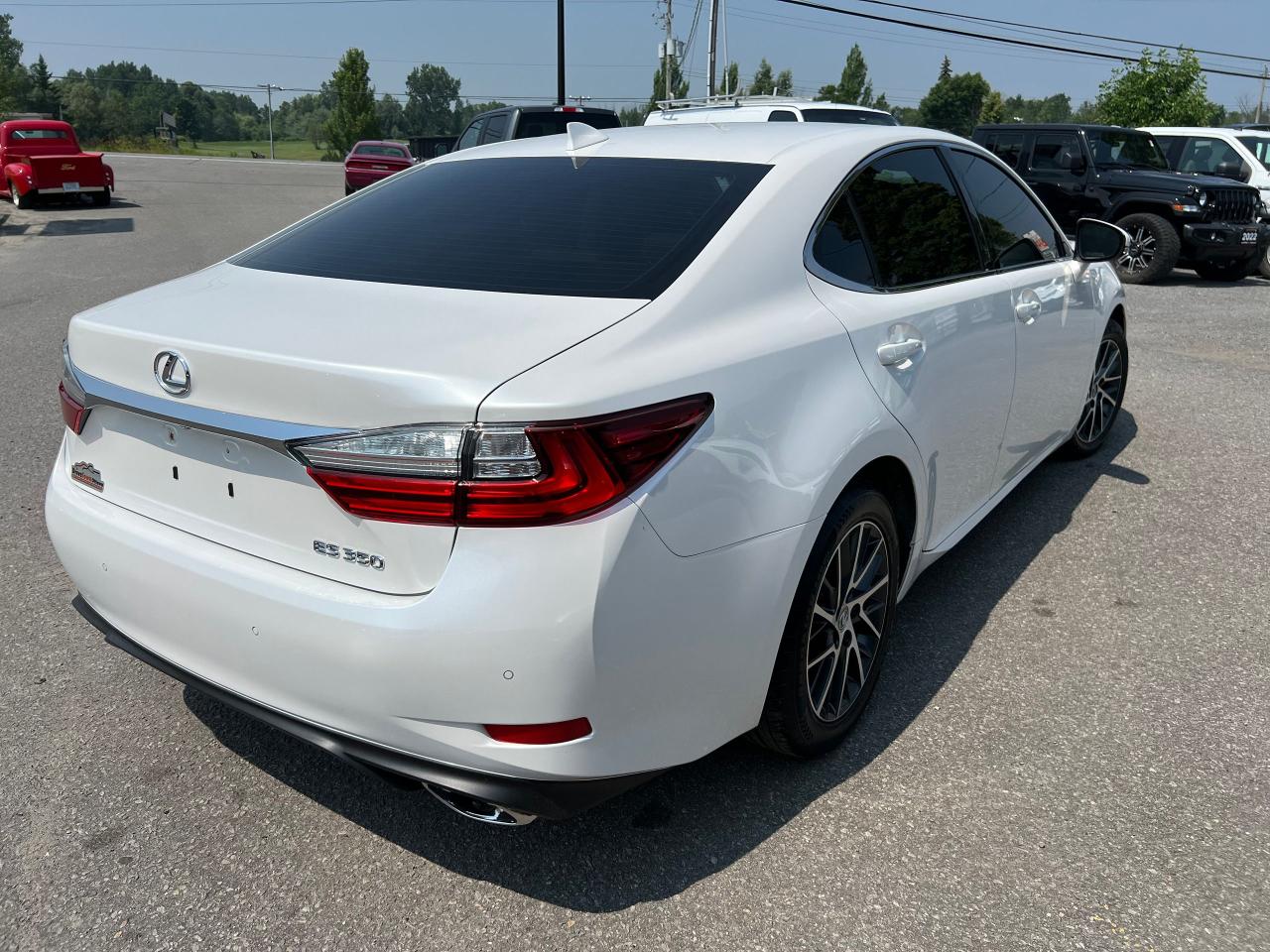 2017 Lexus ES 350 4dr Sdn - Photo #6