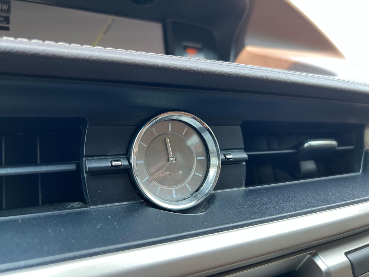2017 Lexus ES 350 4dr Sdn - Photo #18