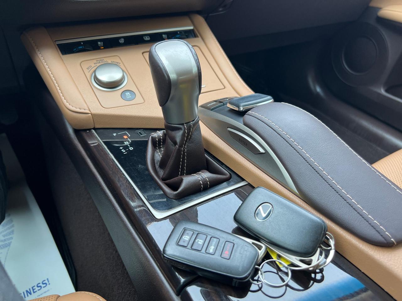 2017 Lexus ES 350 4dr Sdn - Photo #20