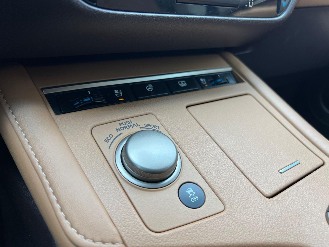 2017 Lexus ES 350 4dr Sdn - Photo #21