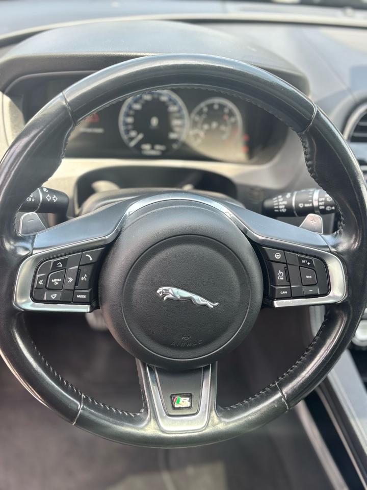 2018 Jaguar F-PACE R-Sport - Photo #9