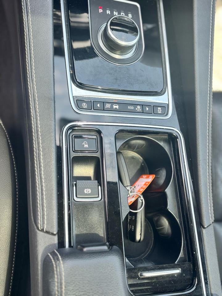 2018 Jaguar F-PACE R-Sport - Photo #15