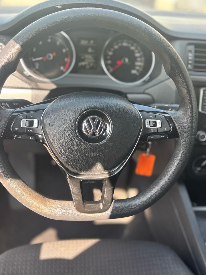 2017 Volkswagen Jetta TRENDLINE+ - Photo #7