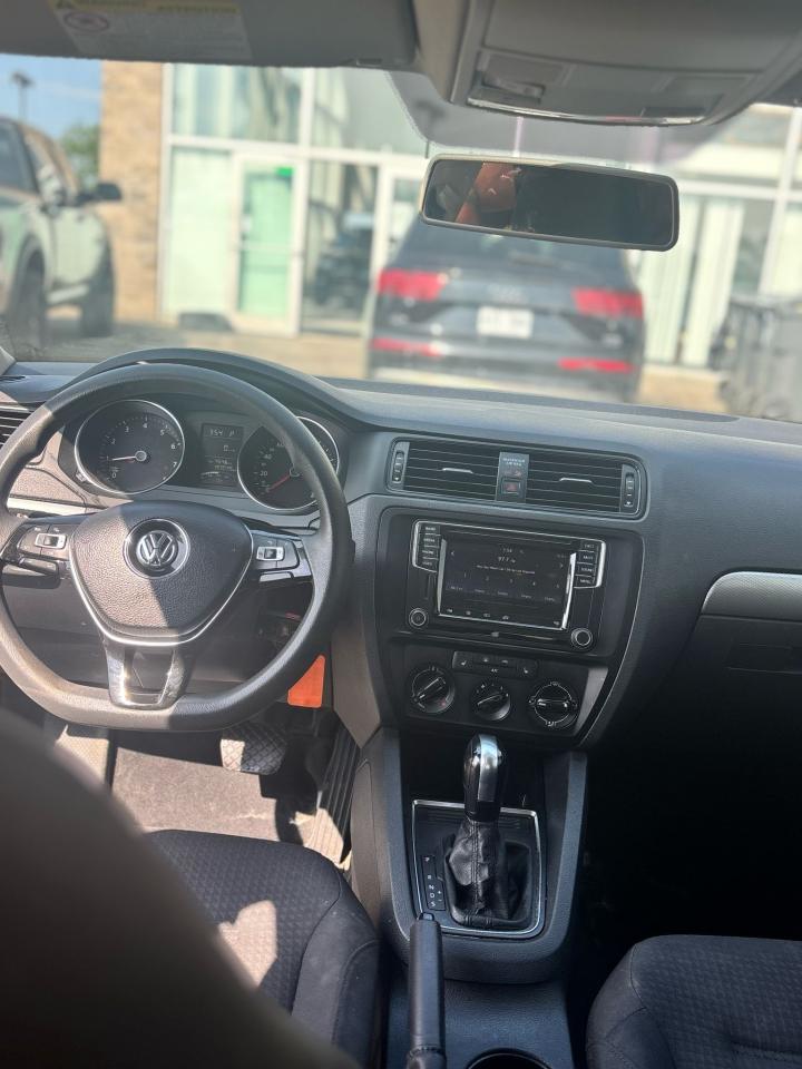 2017 Volkswagen Jetta TRENDLINE+ - Photo #10