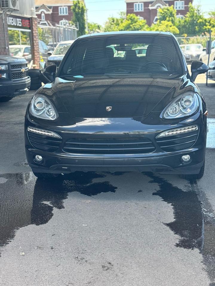 2014 Porsche Cayenne  - Photo #2