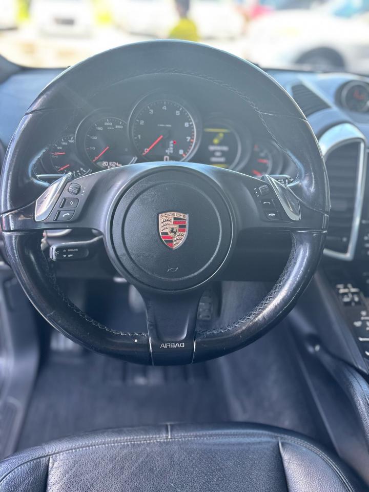 2014 Porsche Cayenne  - Photo #9