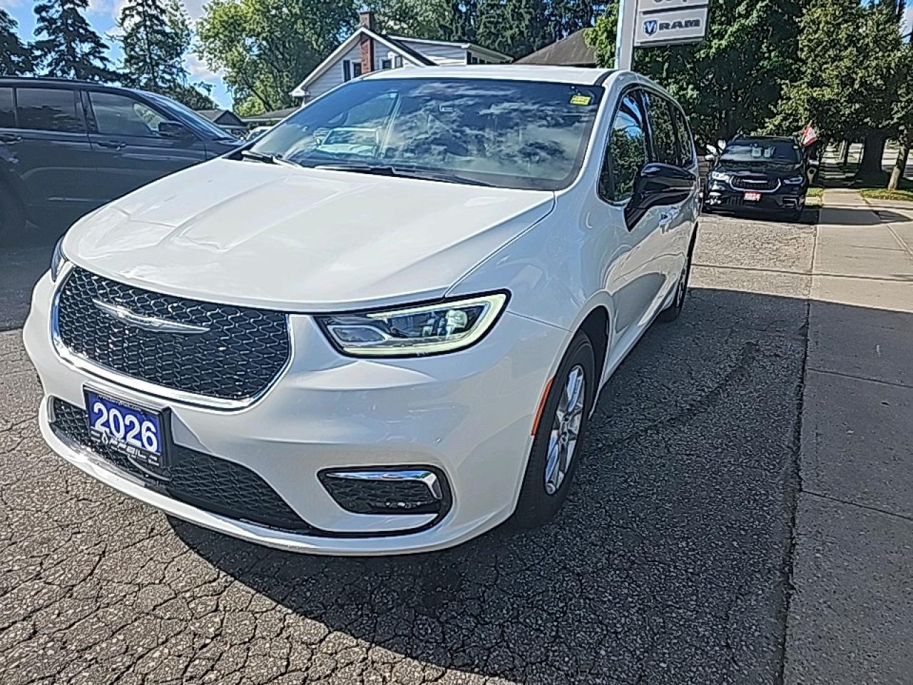 New 2026 Chrysler Pacifica Select 8 Passenger seating!!! for sale in New Hamburg, ON