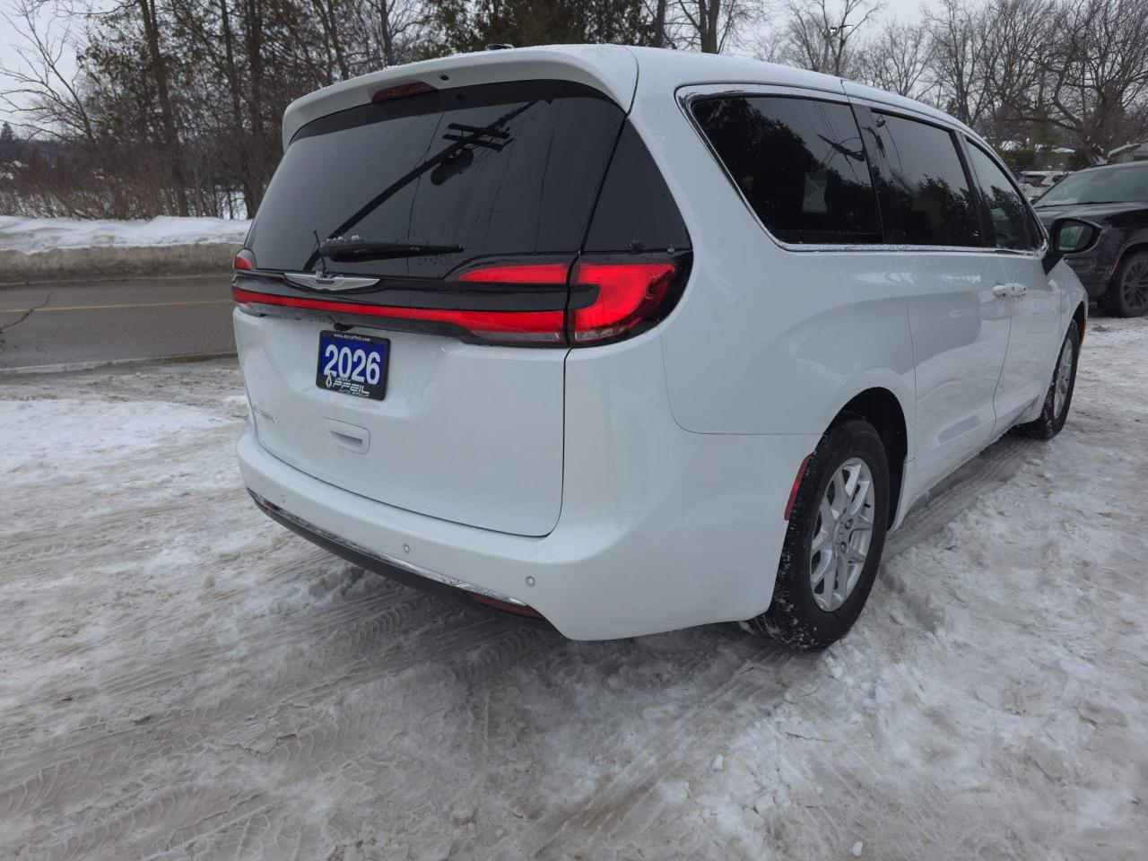 2026 Chrysler Pacifica Select 8 PASSENGERS! REMOTE START! Photo