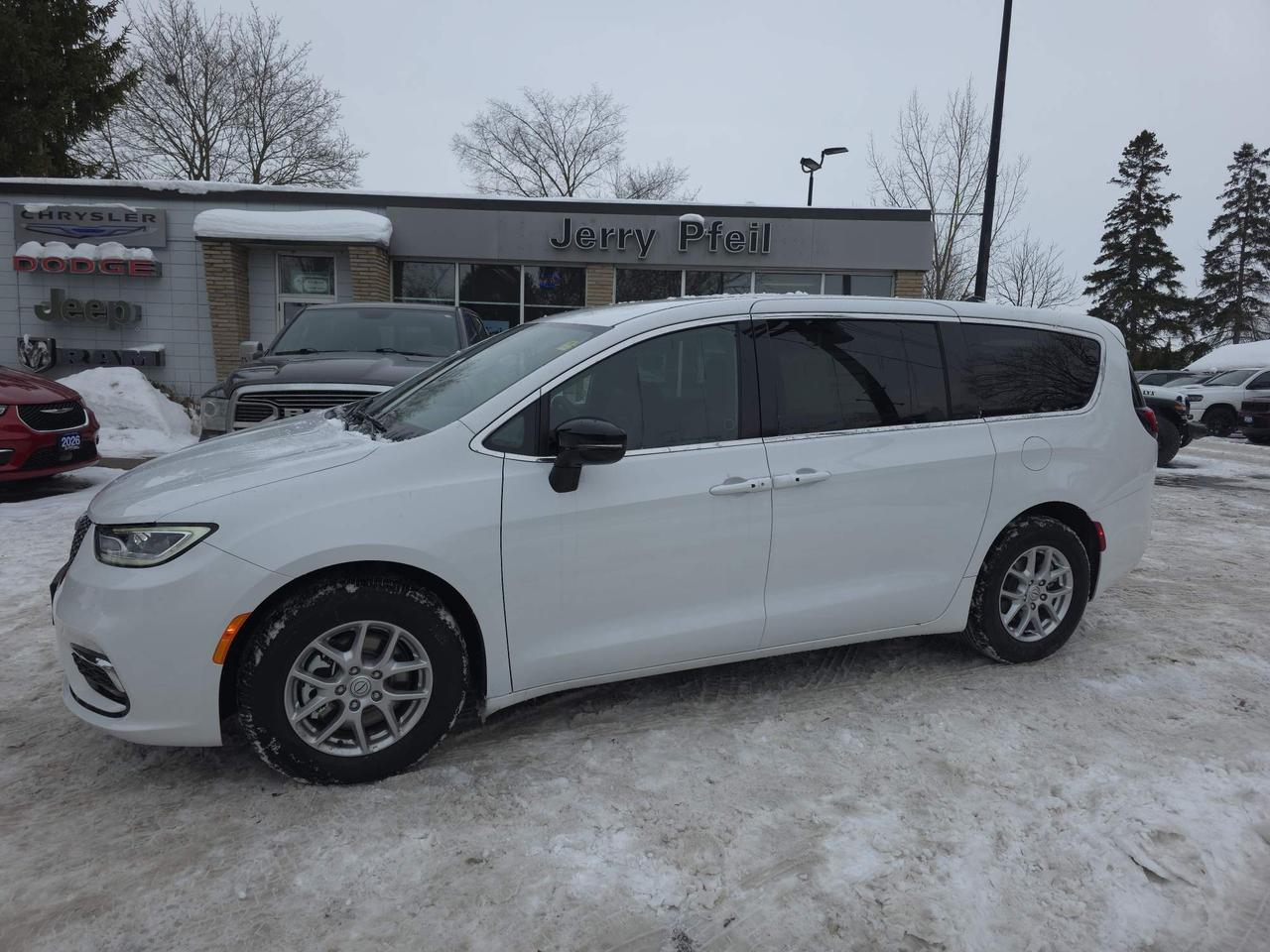 2026 Chrysler Pacifica Select 8 PASSENGERS! REMOTE START! Photo0