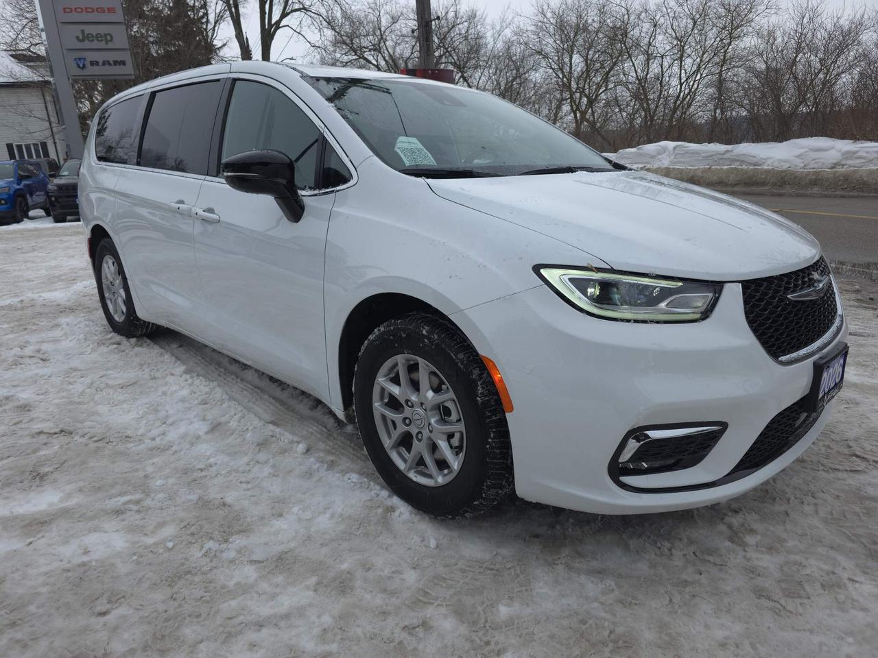 2026 Chrysler Pacifica Select 8 PASSENGERS! REMOTE START! Photo
