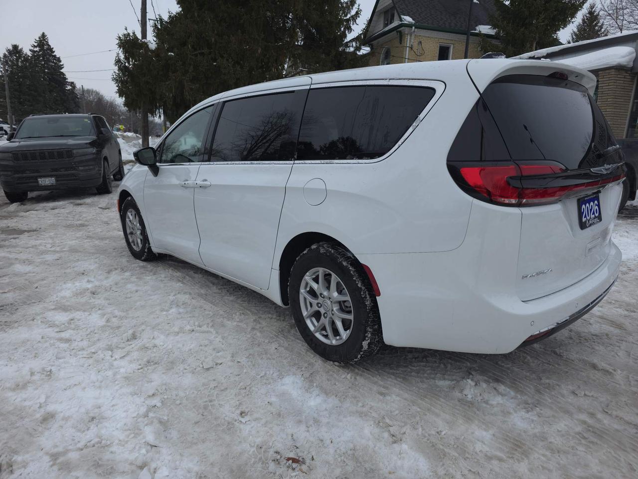 2026 Chrysler Pacifica Select 8 PASSENGERS! REMOTE START! Photo