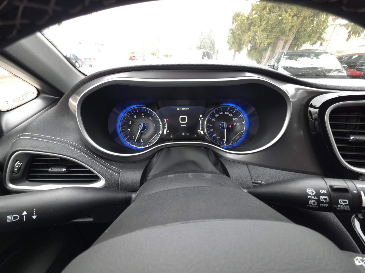 2026 Chrysler Pacifica Select 8 PASSENGERS! REMOTE START! Photo
