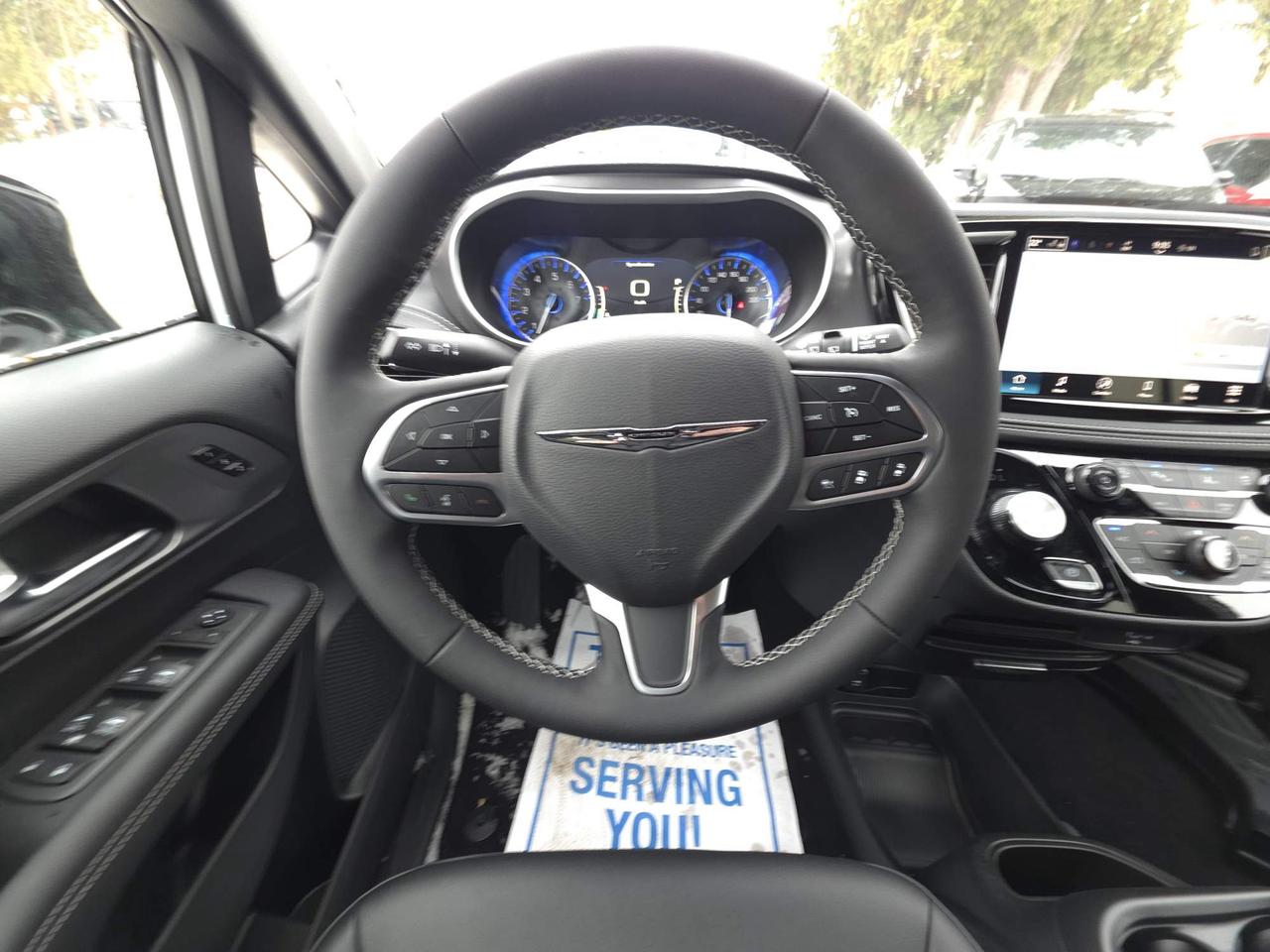2026 Chrysler Pacifica Select 8 PASSENGERS! REMOTE START! Photo