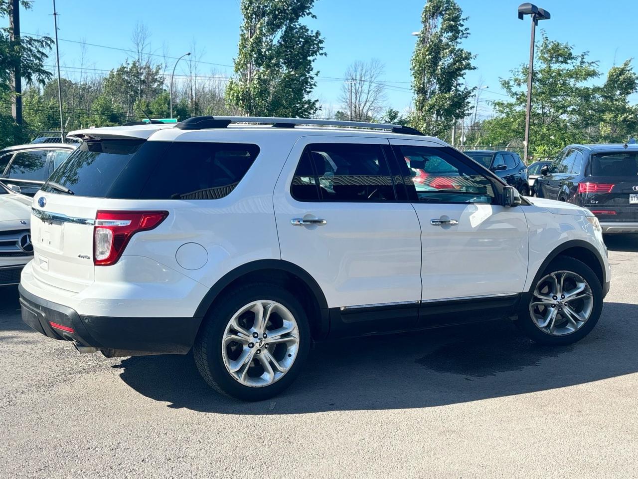 2011 Ford Explorer LIMITED - Photo #17