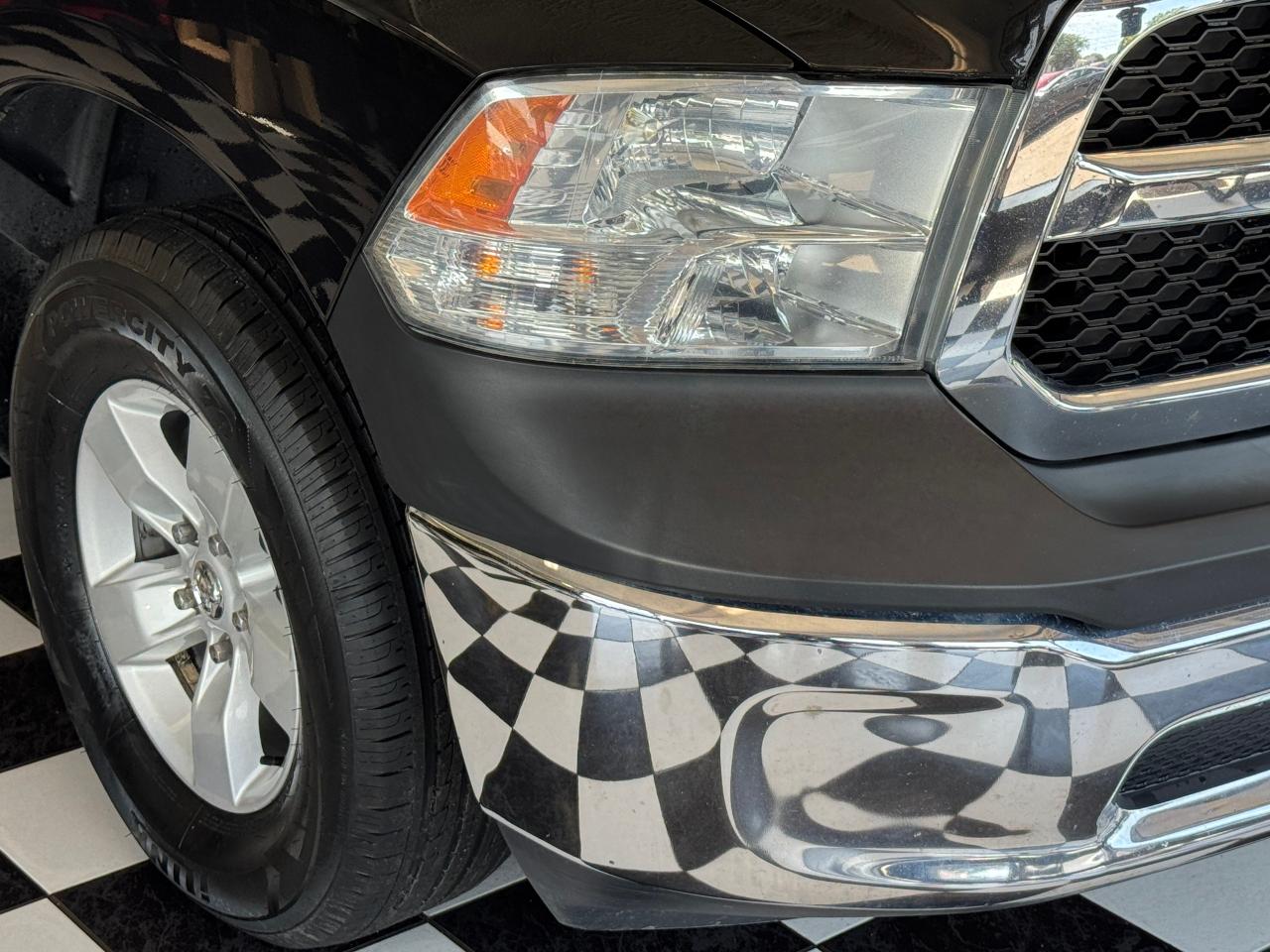 2017 RAM 1500 ST 4x4 CREW 5.7L V8 HEMI+New Tires+CLEAN CARFAX - Photo #36