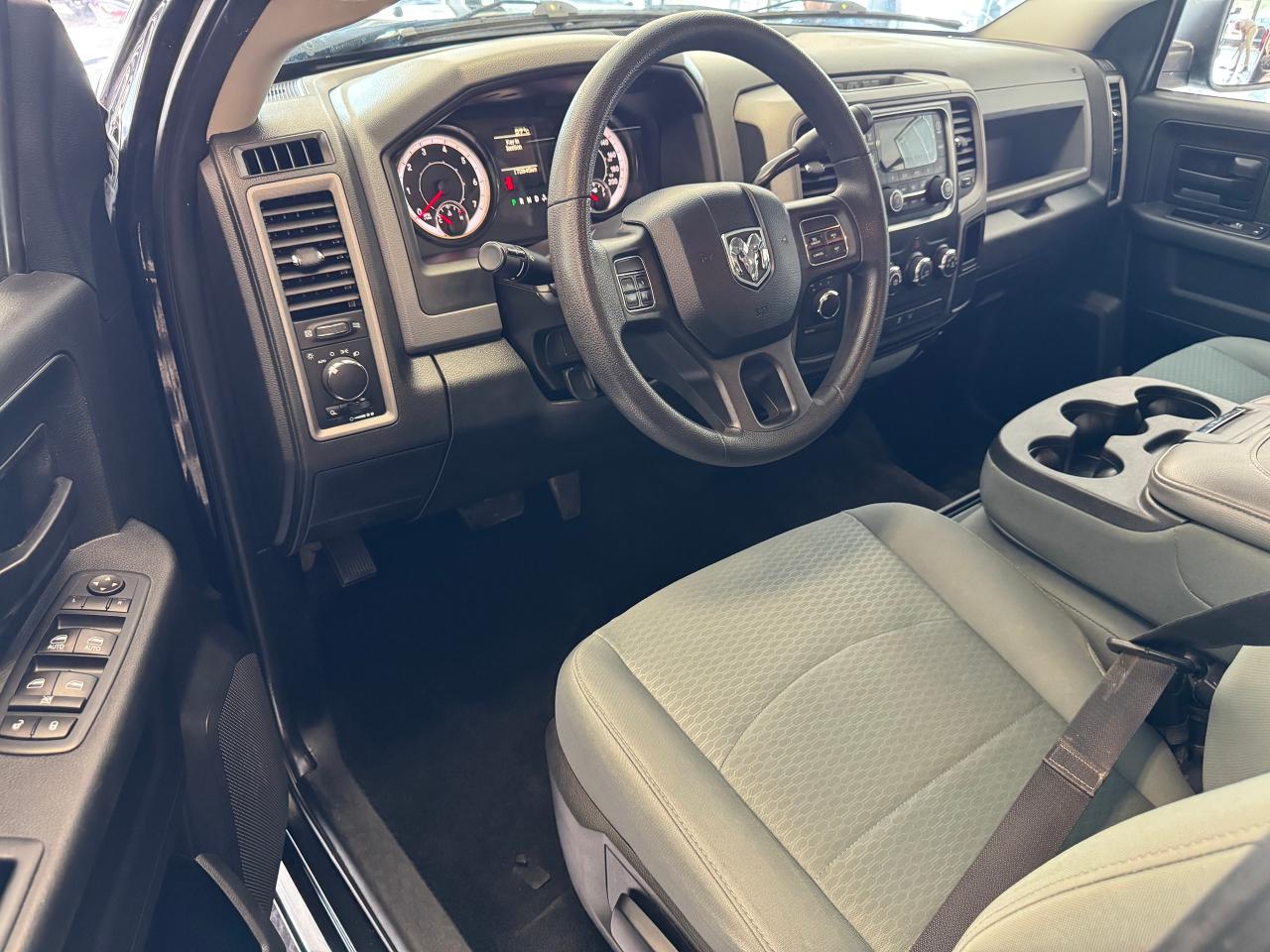 2017 RAM 1500 ST 4x4 CREW 5.7L V8 HEMI+New Tires+CLEAN CARFAX - Photo #20