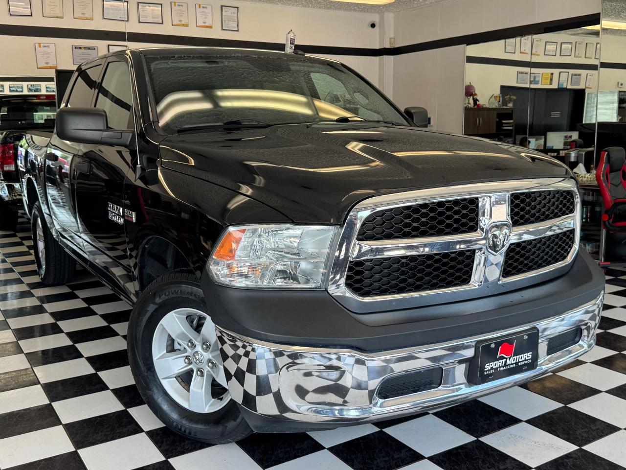 2017 RAM 1500 ST 4x4 CREW 5.7L V8 HEMI+New Tires+CLEAN CARFAX - Photo #18
