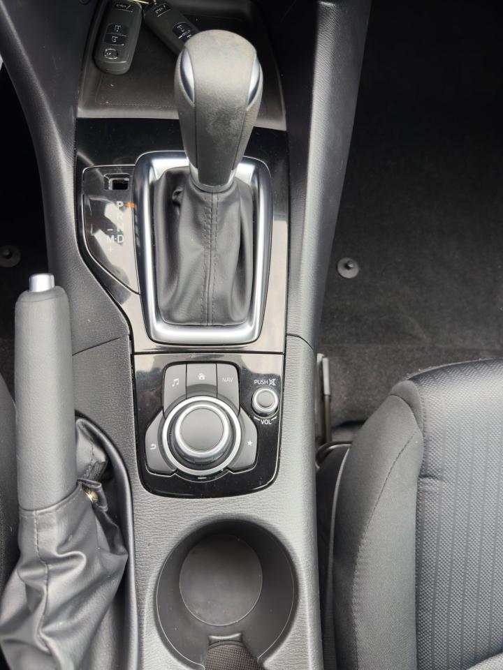 2016 Mazda MAZDA3 GX - Photo #17