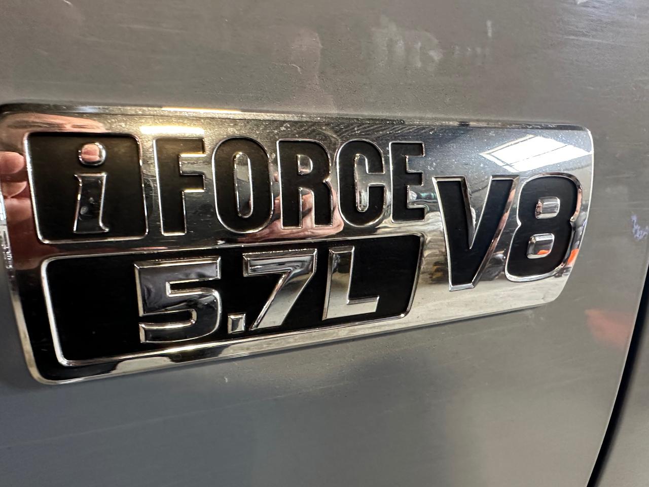 2021 Toyota Tundra 4X4 CREWMAX SR5 | NO ACCIDENTS Photo3