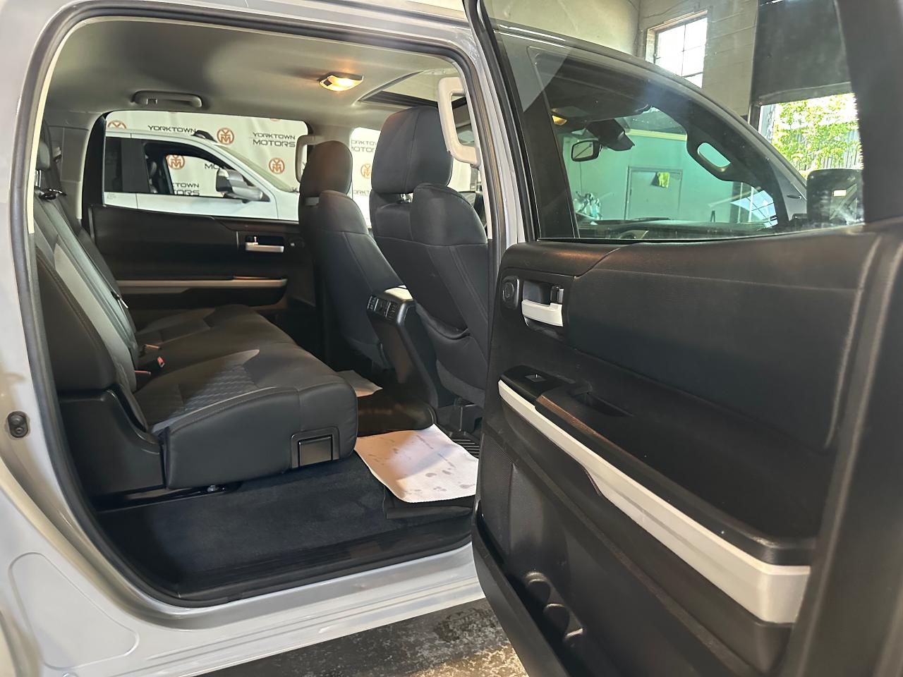 2021 Toyota Tundra 4X4 CREWMAX SR5 | NO ACCIDENTS - Photo #11