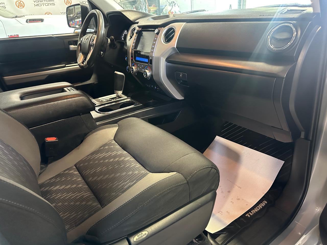 2021 Toyota Tundra 4X4 CREWMAX SR5 | NO ACCIDENTS - Photo #10