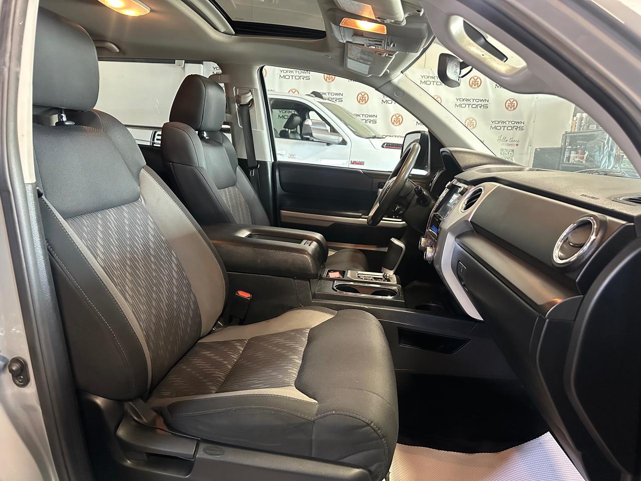 2021 Toyota Tundra 4X4 CREWMAX SR5 | NO ACCIDENTS - Photo #9