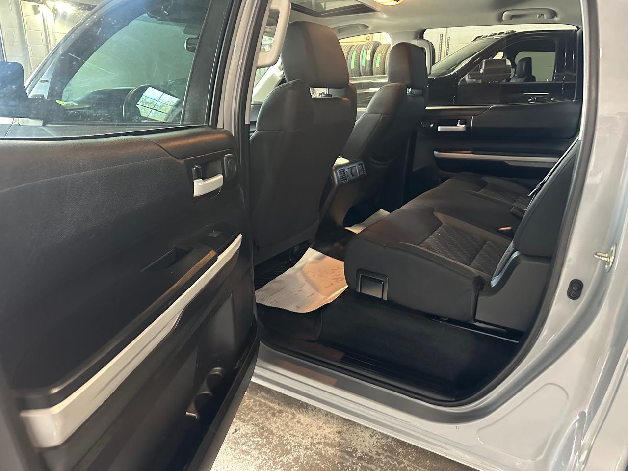 2021 Toyota Tundra 4X4 CREWMAX SR5 | NO ACCIDENTS - Photo #20