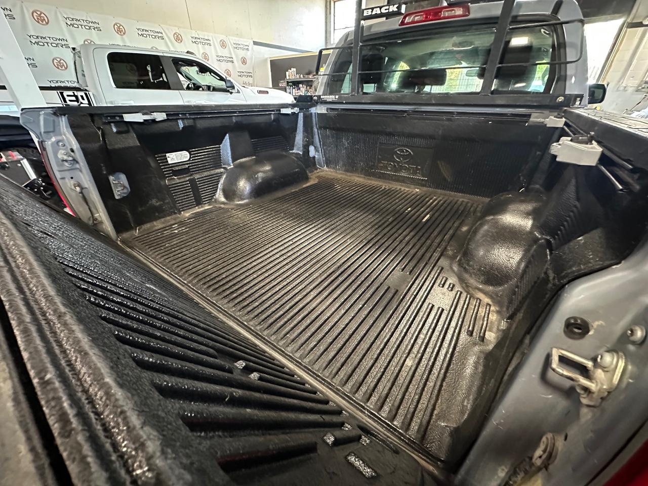 2021 Toyota Tundra 4X4 CREWMAX SR5 | NO ACCIDENTS - Photo #18