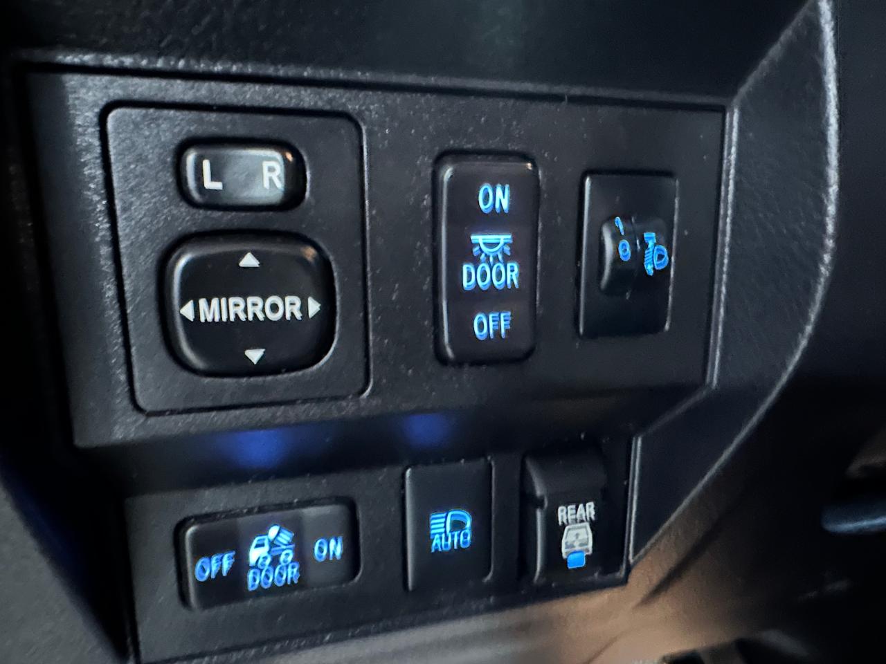 2021 Toyota Tundra 4X4 CREWMAX SR5 | NO ACCIDENTS - Photo #34