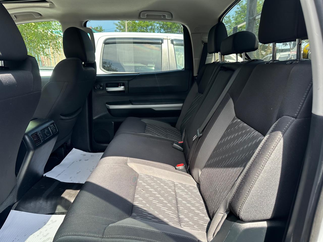 2021 Toyota Tundra 4X4 CREWMAX SR5 | NO ACCIDENTS - Photo #44