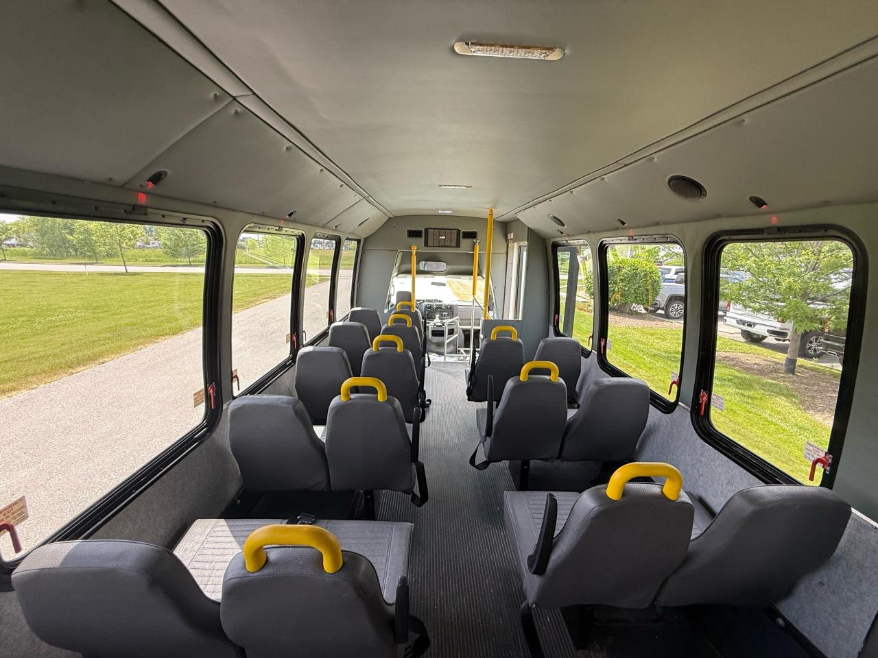 2014 Ford Econoline 19 PASSENGER VAN WITH WHEEL CHAIR - Photo #13