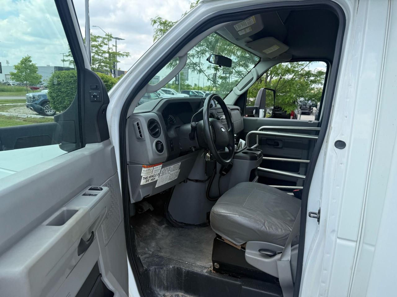 2014 Ford Econoline 19 PASSENGER VAN WITH WHEEL CHAIR - Photo #14