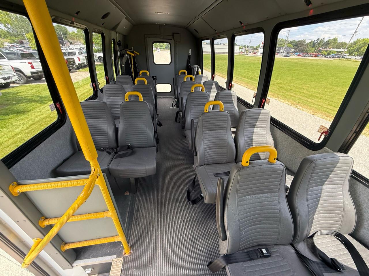 2014 Ford Econoline 19 PASSENGER VAN WITH WHEEL CHAIR - Photo #8