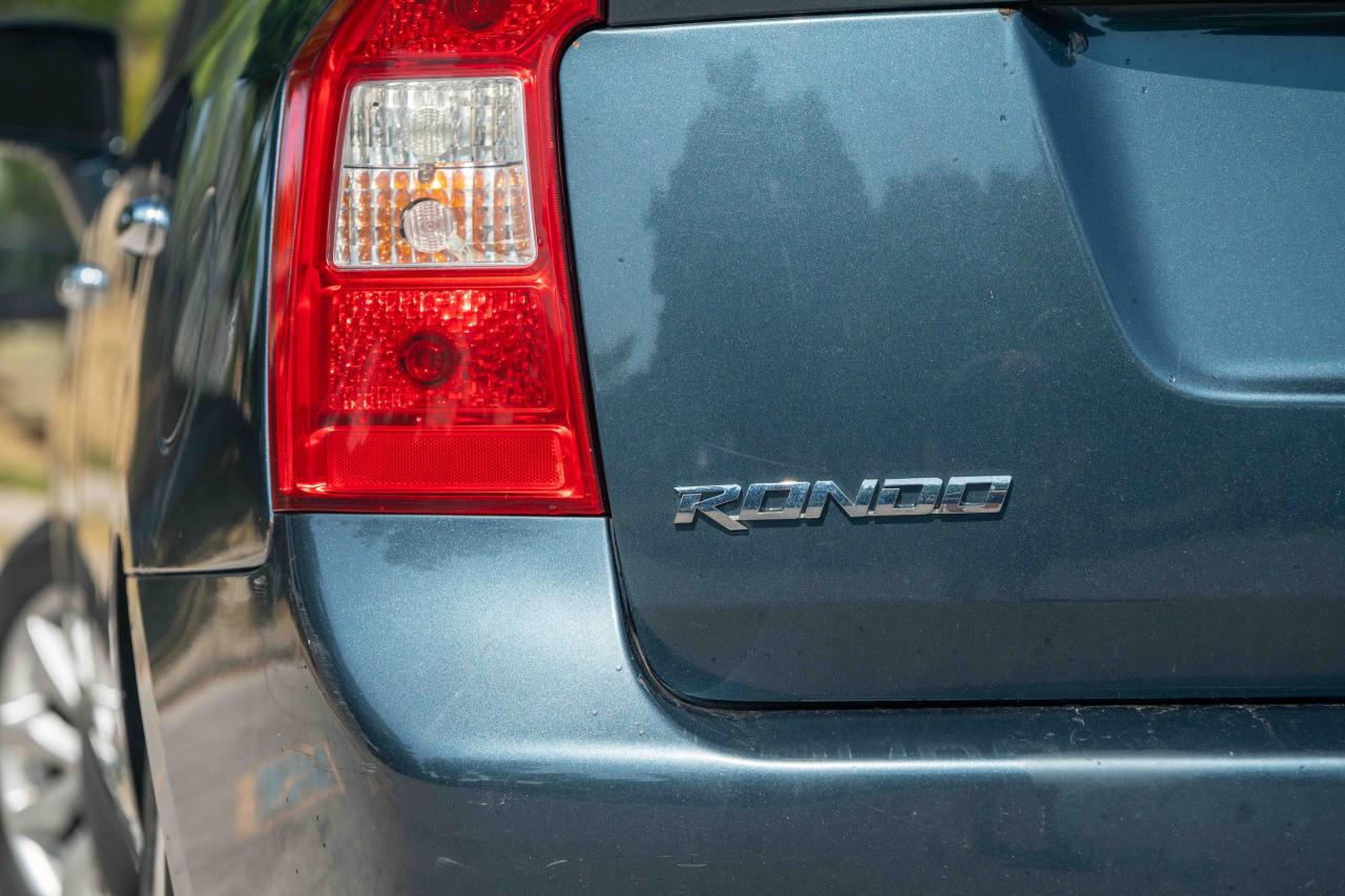 2012 Kia Rondo EX V6 - Photo #12