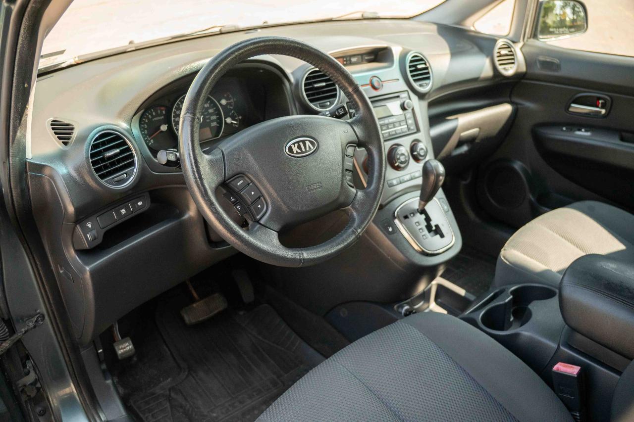 2012 Kia Rondo EX V6 - Photo #18