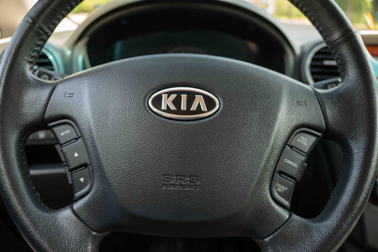 2012 Kia Rondo EX V6 - Photo #25