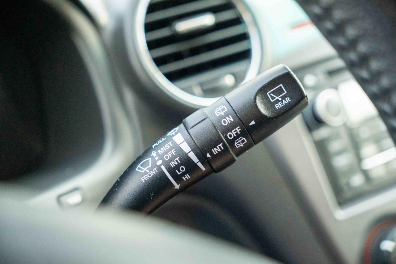 2012 Kia Rondo EX V6 - Photo #26
