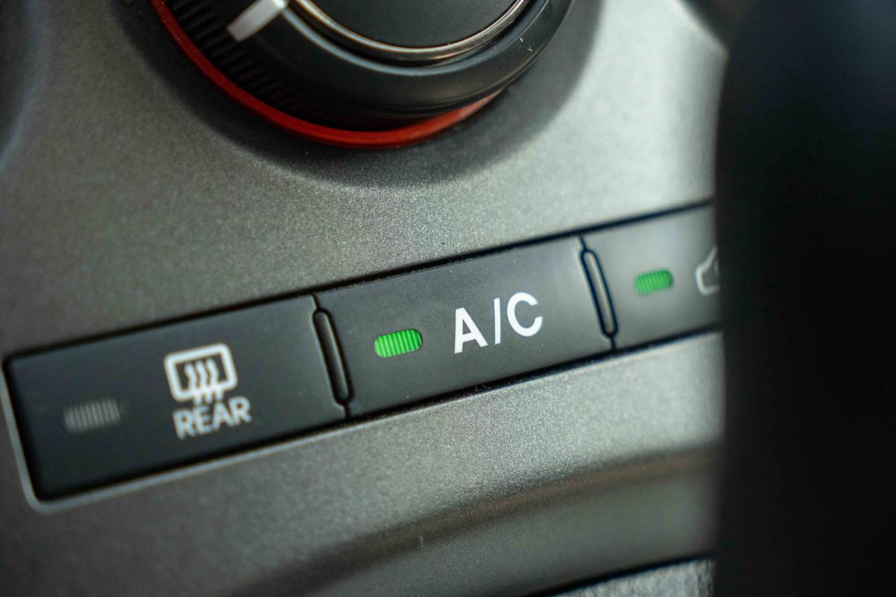 2012 Kia Rondo EX V6 - Photo #32