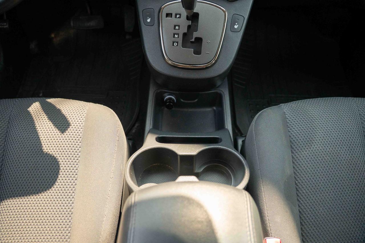 2012 Kia Rondo EX V6 - Photo #38