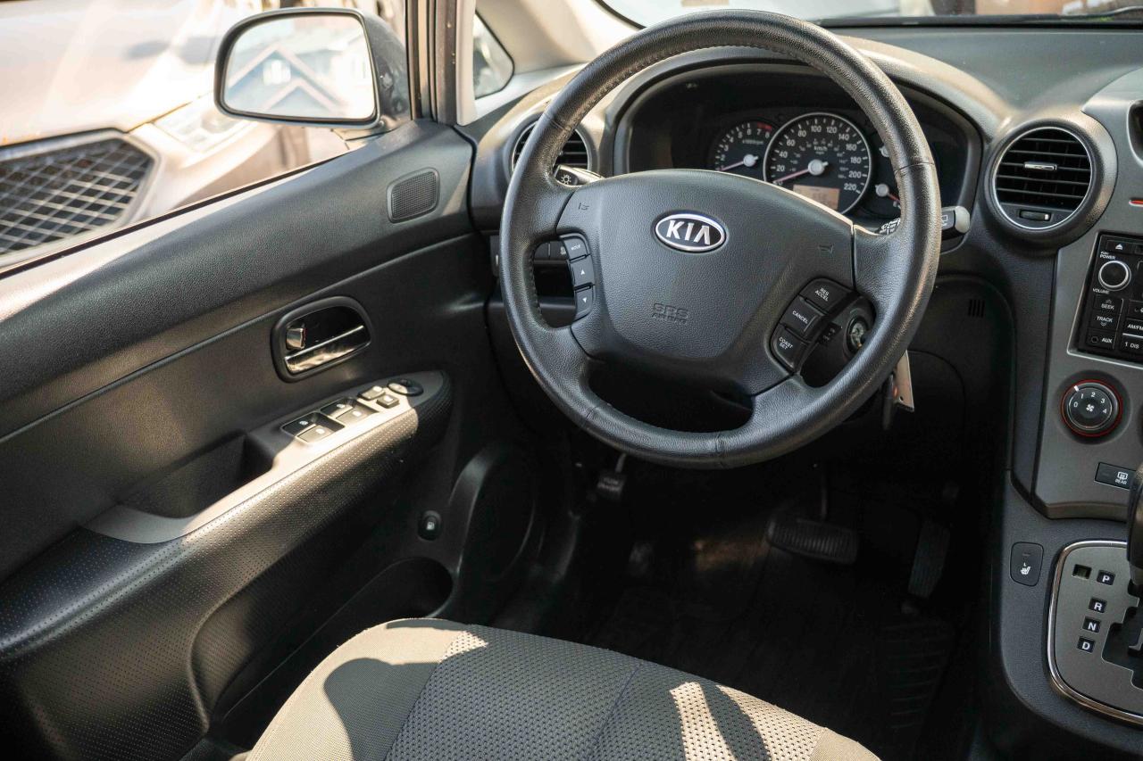 2012 Kia Rondo EX V6 - Photo #39